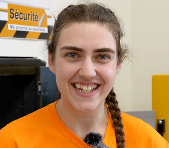Léa, Technicienne de laboratoire chez KP1